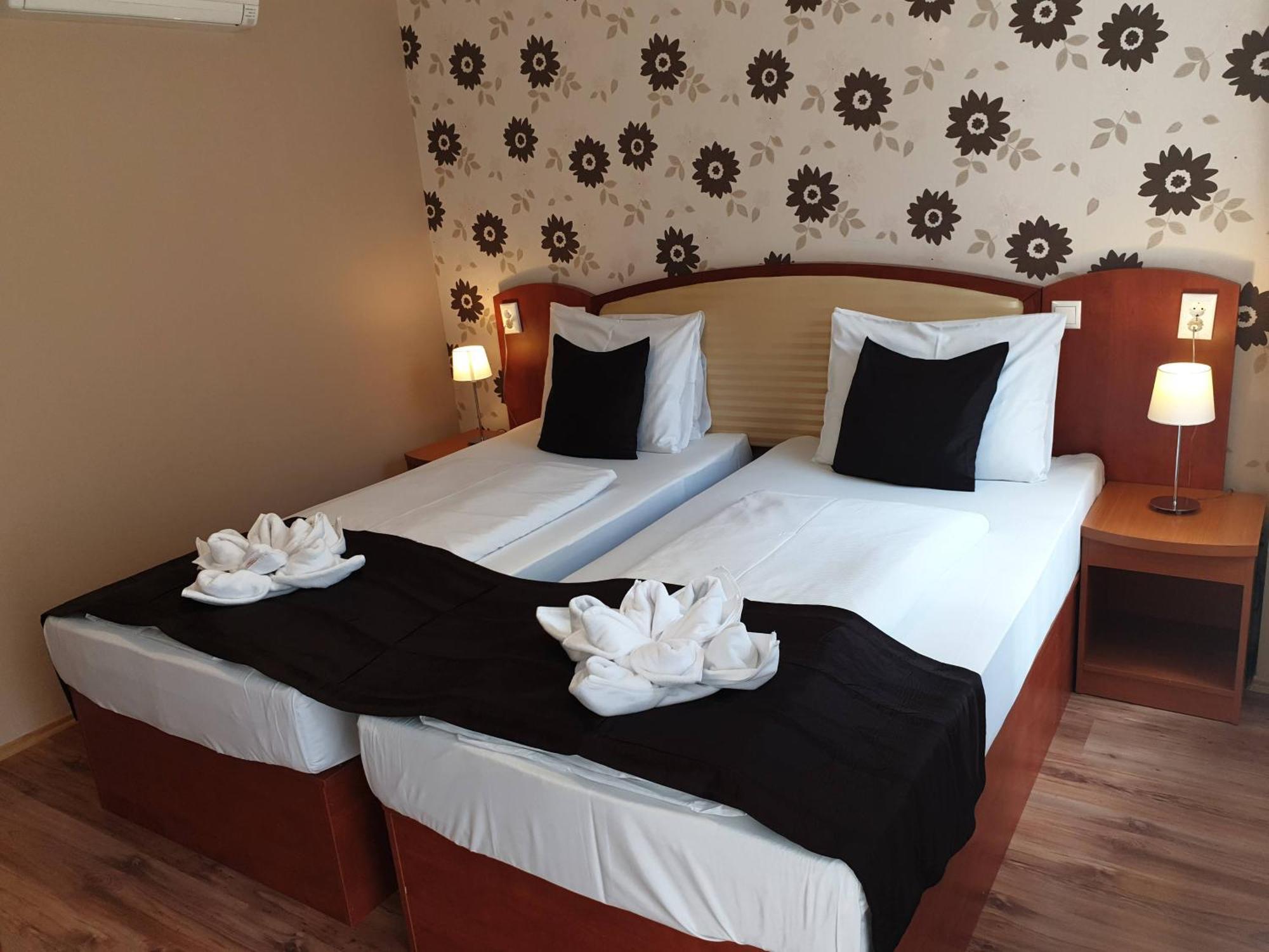 Hotel Six 3*