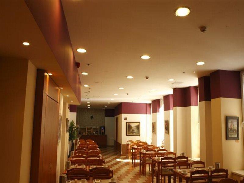 Hotel Six